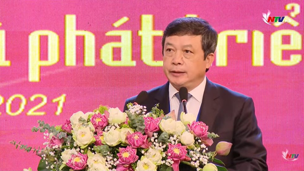 Thứ trưởng Bộ Văn hóa, Thể thao và Du lịch Đoàn Văn Việt phát biểu tại Hội nghị